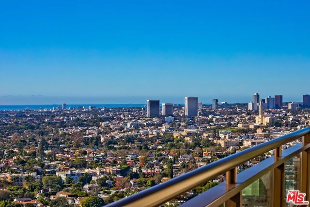 1 W Century Drive 21A, Los Angeles, CA 90067