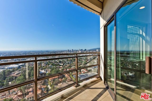1 W Century Drive 21A, Los Angeles, CA 90067