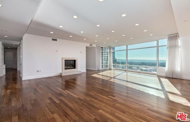 1 W Century Drive 21A, Los Angeles, CA 90067