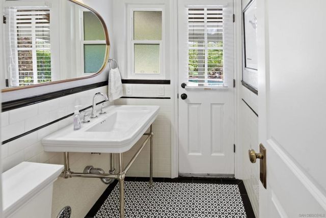 16405 Bronco Ln, Poway, CA 92064