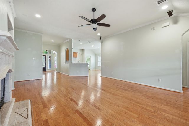 12811 Flat Creek Drive, Pearland, TX 77584