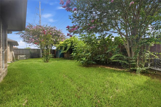 12811 Flat Creek Drive, Pearland, TX 77584
