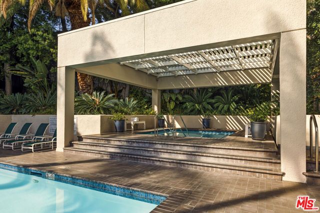 1131 Alta Loma Road 528, West Hollywood, CA 90069