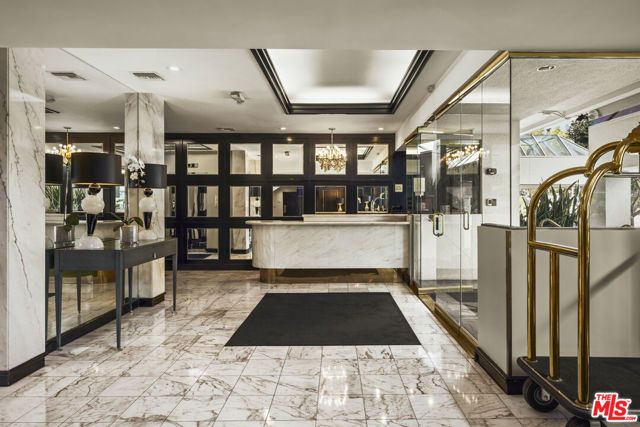 1131 Alta Loma Road 528, West Hollywood, CA 90069