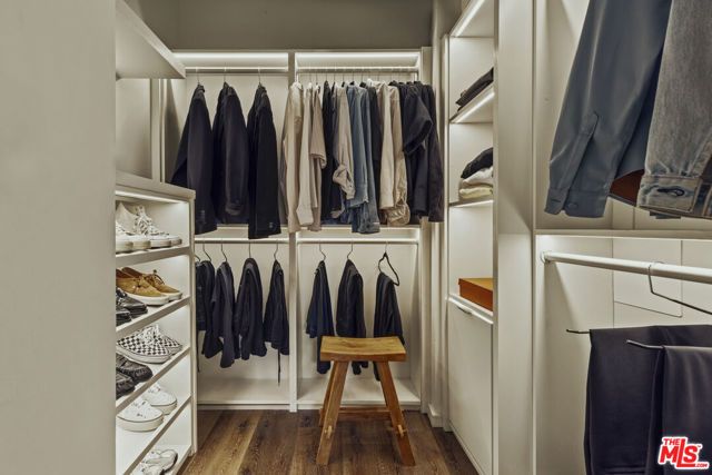 1131 Alta Loma Road 528, West Hollywood, CA 90069