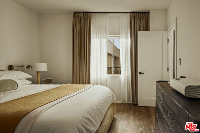 1131 Alta Loma Road 528, West Hollywood, CA 90069