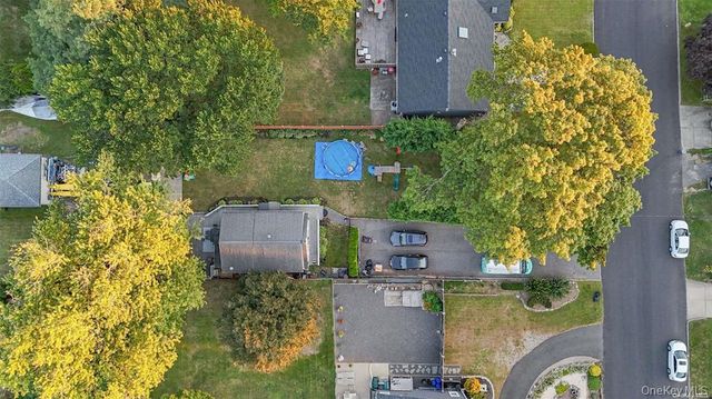 45 Jervis Avenue, Copiague, NY 11726