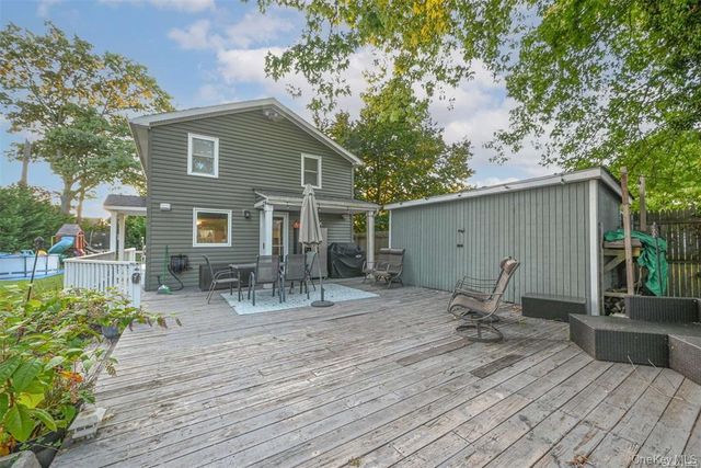 45 Jervis Avenue, Copiague, NY 11726