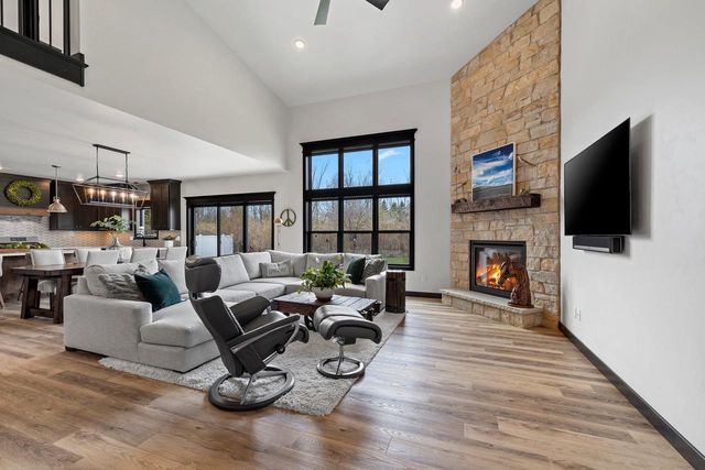 2212 GOBLET LANE, De Pere, WI 54115
