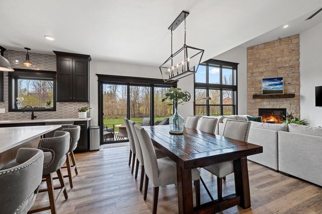 2212 GOBLET LANE, De Pere, WI 54115