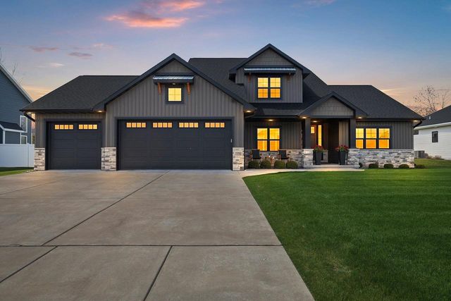 2212 GOBLET LANE, De Pere, WI 54115