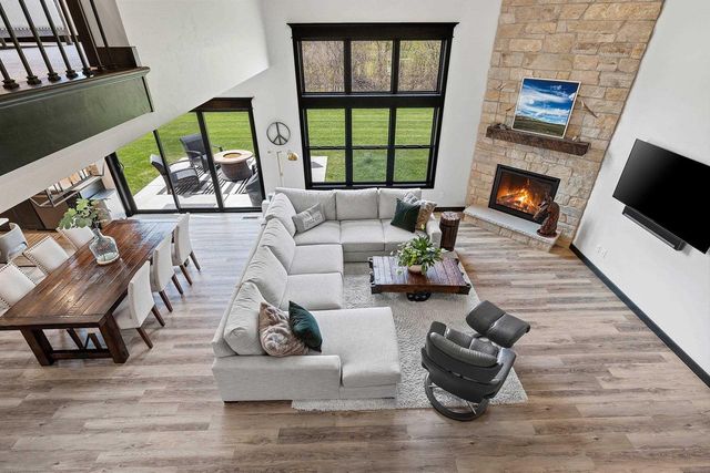 2212 GOBLET LANE, De Pere, WI 54115