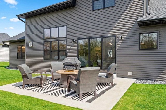 2212 GOBLET LANE, De Pere, WI 54115