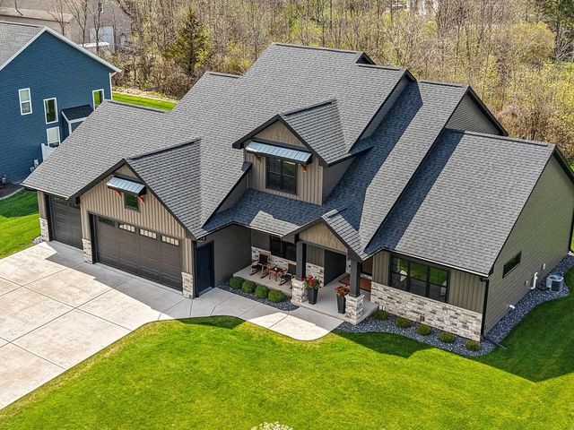 2212 GOBLET LANE, De Pere, WI 54115