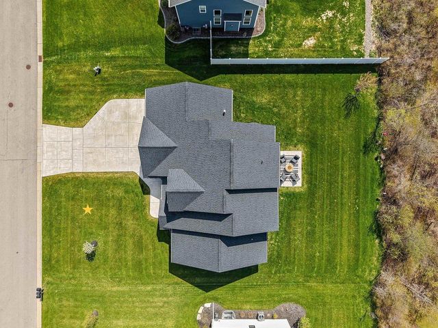 2212 GOBLET LANE, De Pere, WI 54115