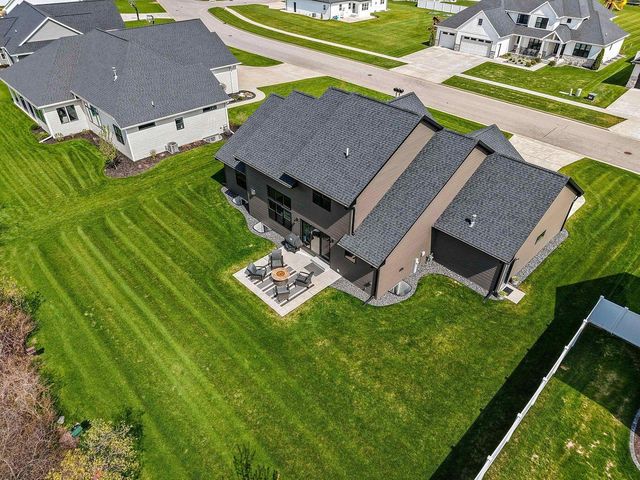 2212 GOBLET LANE, De Pere, WI 54115
