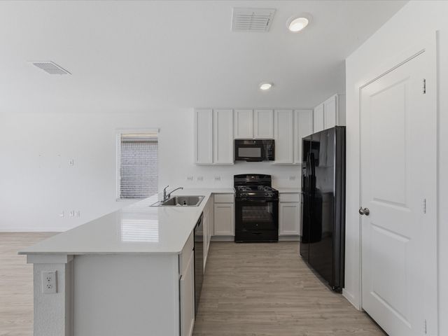 4952 Stonebridge Drive, Ennis, TX 75119