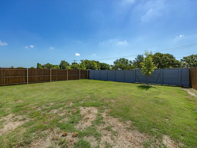 4952 Stonebridge Drive, Ennis, TX 75119