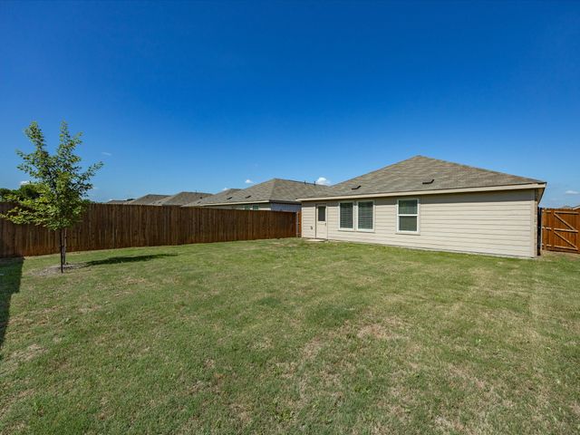 4952 Stonebridge Drive, Ennis, TX 75119
