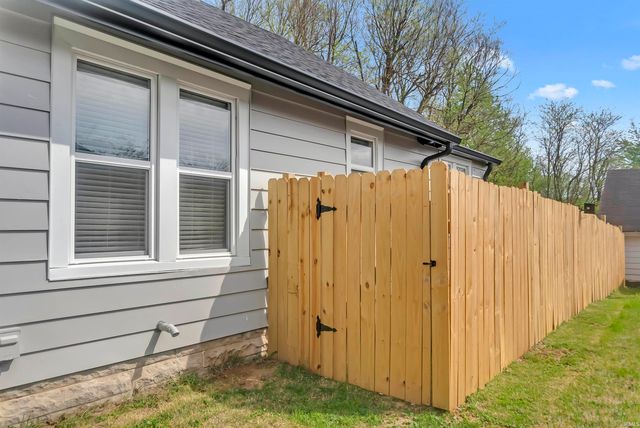 926 18th Street, Bedford, IN 47421