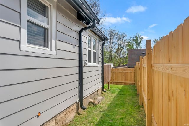 926 18th Street, Bedford, IN 47421