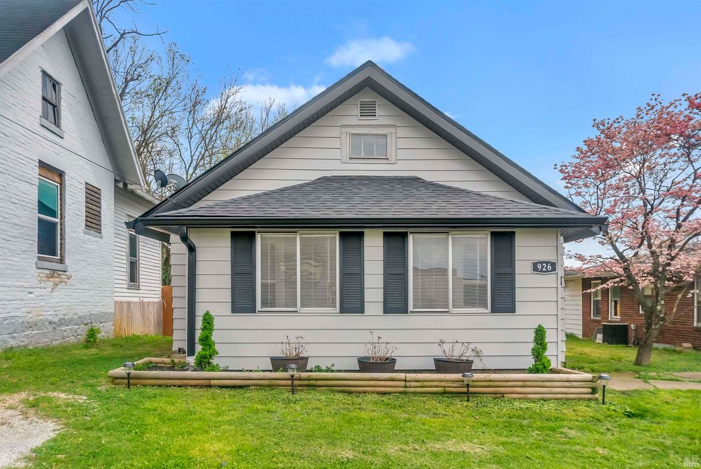 926 18th Street, Bedford, IN 47421