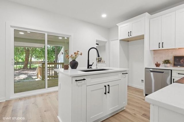 503 NW 15th Street, Blue Springs, MO 64015