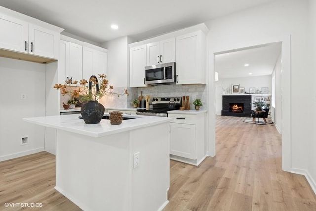 503 NW 15th Street, Blue Springs, MO 64015