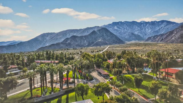 2800 N Los Felices Circle E C-111, Palm Springs, CA 92262