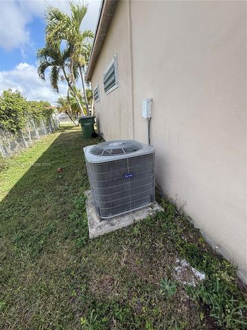 1550 NE 9th Ct, Homestead, FL 33033