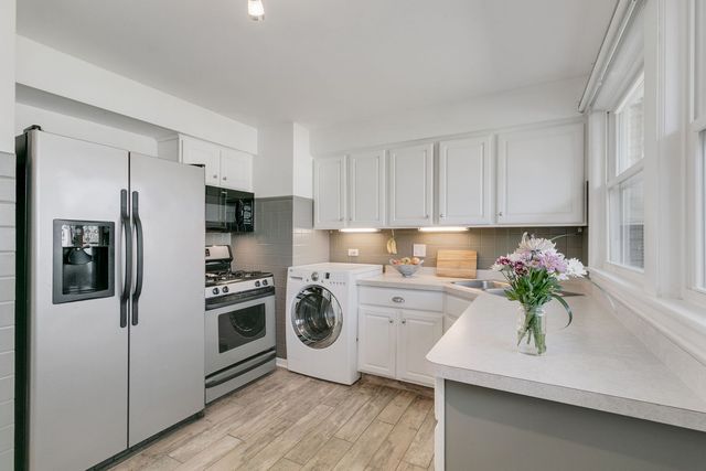 9512 Jefferson Avenue, Brookfield, IL 60513