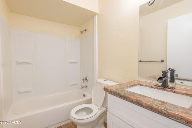 4864 W ROSE Lane, Glendale, AZ 85301