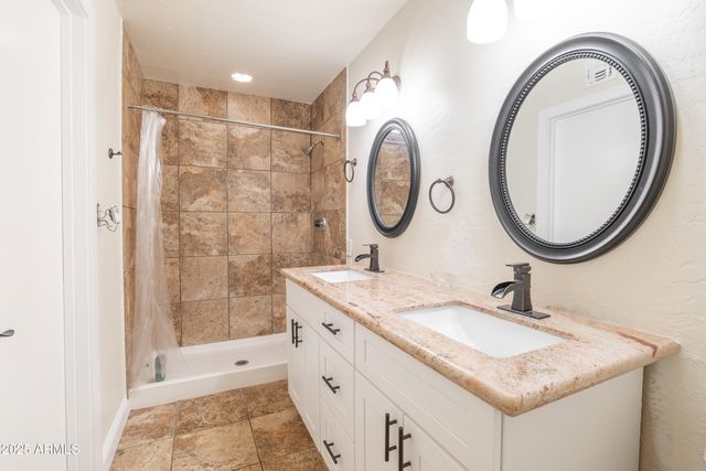 4864 W ROSE Lane, Glendale, AZ 85301