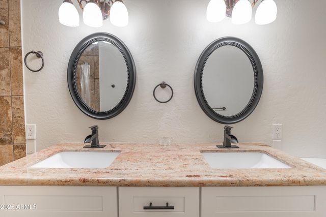 4864 W ROSE Lane, Glendale, AZ 85301