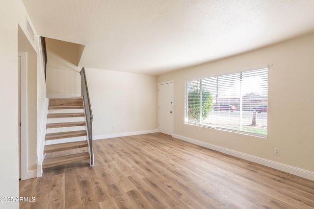 4864 W ROSE Lane, Glendale, AZ 85301