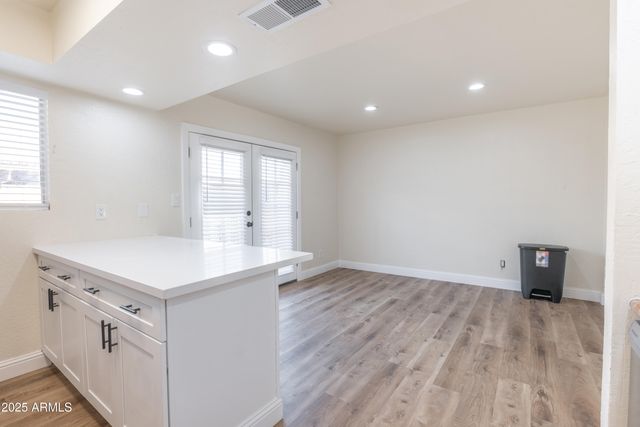 4864 W ROSE Lane, Glendale, AZ 85301