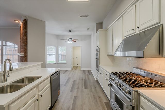 1524 Brewster Drive, Carrollton, TX 75010