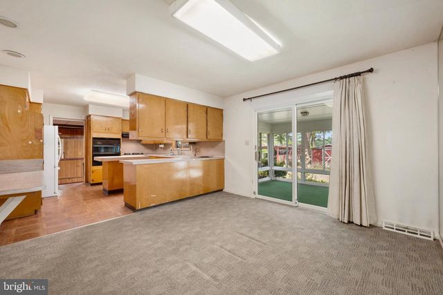 1189 S WEST AVE, Vineland, NJ 08360