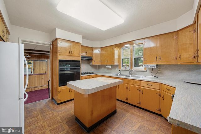 1189 S WEST AVE, Vineland, NJ 08360