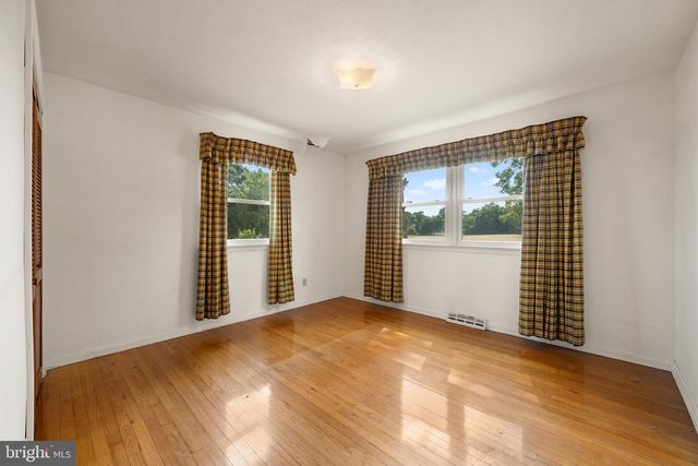 1189 S WEST AVE, Vineland, NJ 08360