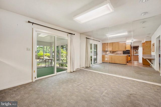 1189 S WEST AVE, Vineland, NJ 08360