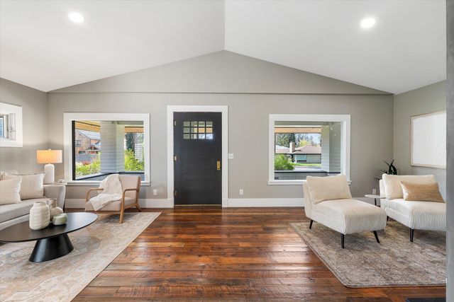 3327 S Tekoa St, Spokane, WA 99203