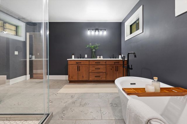 3327 S Tekoa St, Spokane, WA 99203