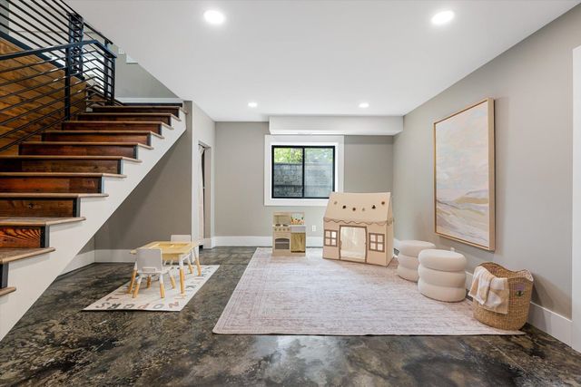 3327 S Tekoa St, Spokane, WA 99203