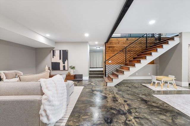 3327 S Tekoa St, Spokane, WA 99203