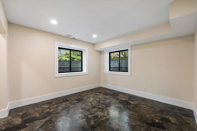 3327 S Tekoa St, Spokane, WA 99203