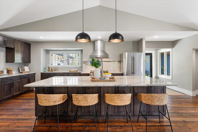 3327 S Tekoa St, Spokane, WA 99203