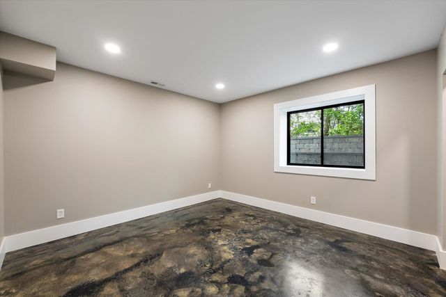 3327 S Tekoa St, Spokane, WA 99203