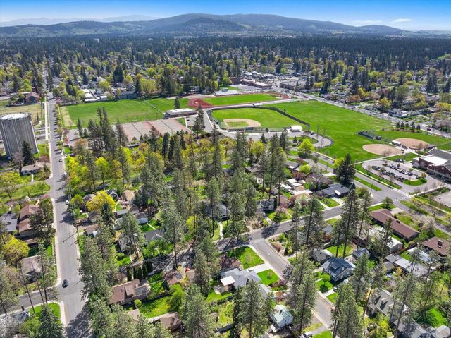 3327 S Tekoa St, Spokane, WA 99203