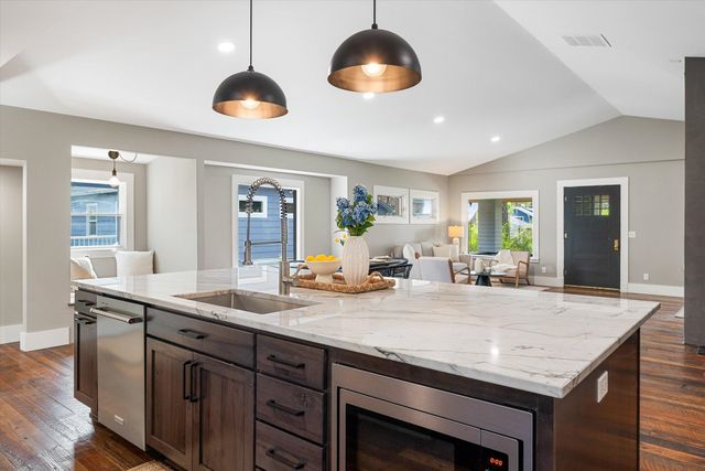 3327 S Tekoa St, Spokane, WA 99203